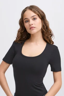IHZOLA T-shirt