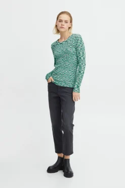 Knitted pullover